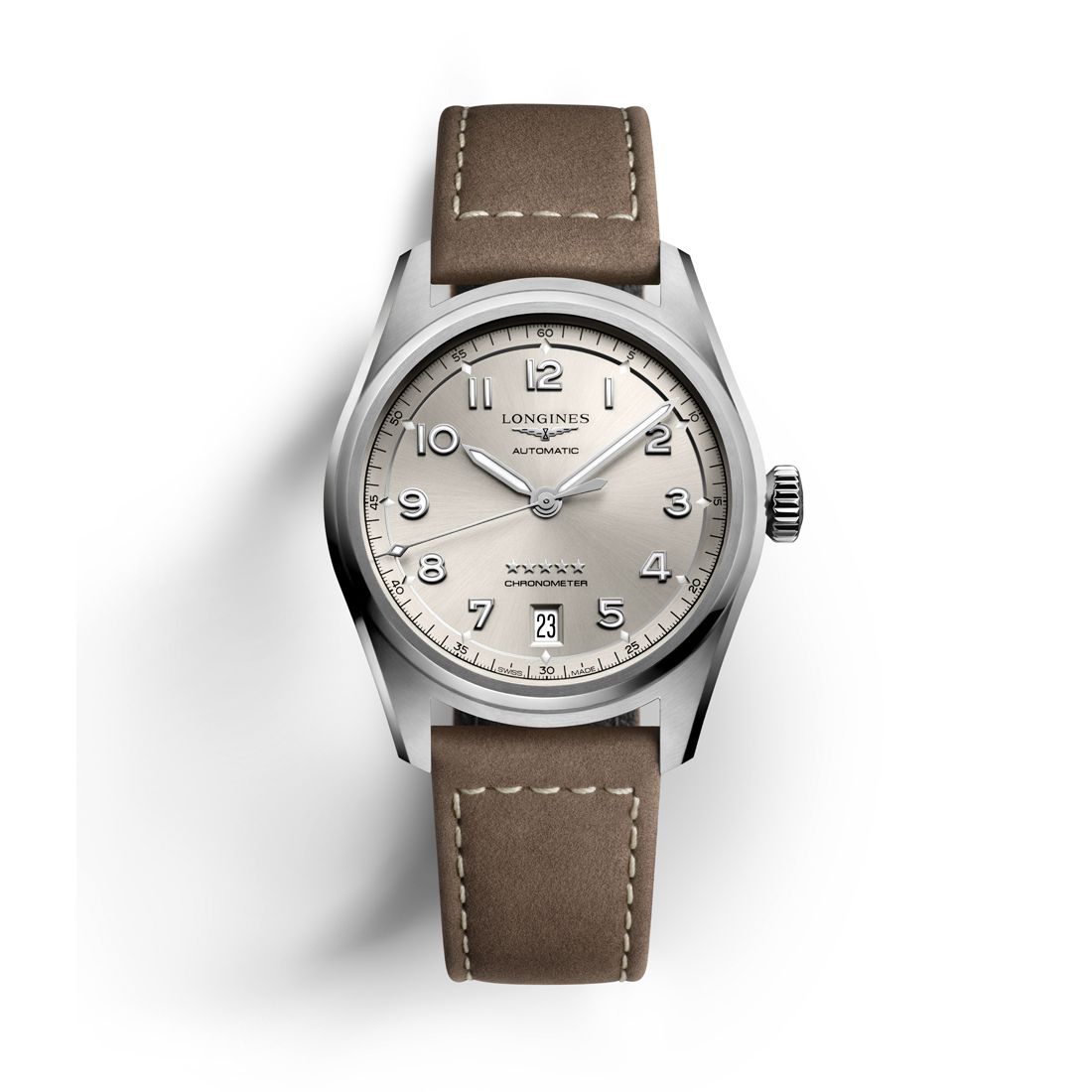 The Pioneer Spirit Lives On
Legendarische pioniers vertrouwden op Longines tijdens hun ontdekkingsreizen te land, ter zee en in de lucht. Het merk met de gevleugelde zandloper gebruikte haar rijke verleden als inspiratiebron voor het ontwerp van de unieke Longines Spirit collectie.